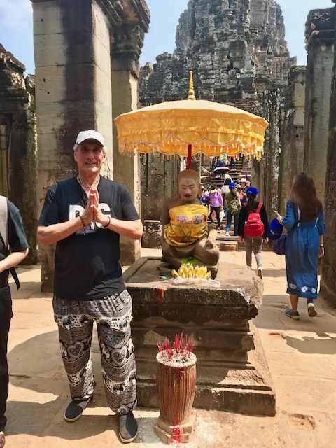 Dennis front of Buddha Shrine Paraso AT.jpg*.jpg