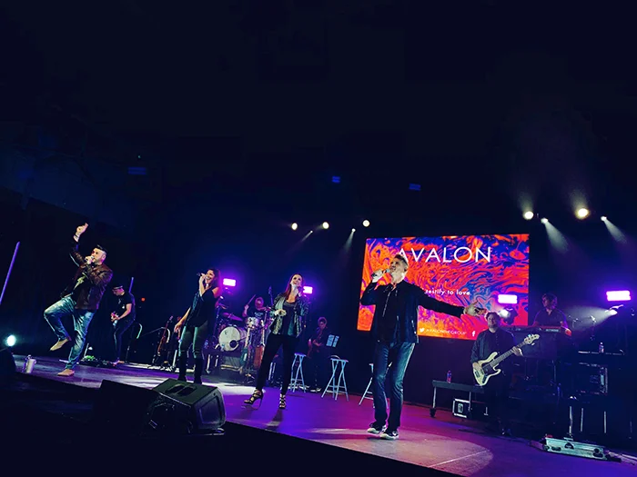 AVALON performs "Testify To Love" during at stop in Tupelo, MS at the BancorpSouth Arena during the Greatest Hits Live Tour. Courtesy Conduit Media / Red Street Records