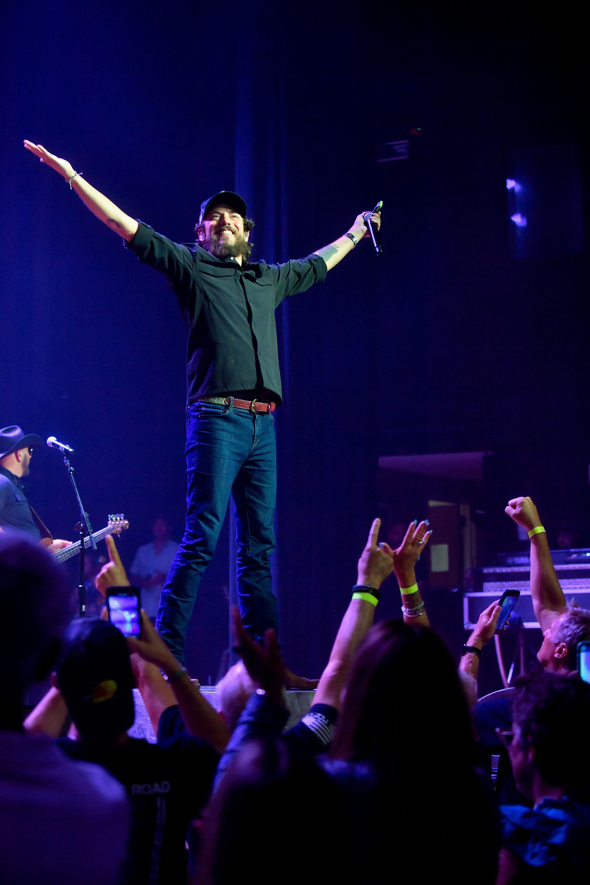 CHRIS JANSON, CHARLES ESTEN CAPTIVATE AUDIENCE DURING CONCERT FOR CUMBERLAND HEIGHTS AT HISTORIC RYMAN AUDITORIUM