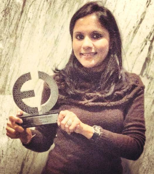 Natasha Agarwal with the award