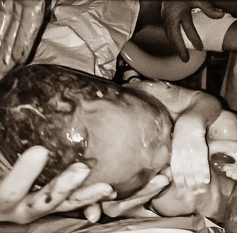 Born in the caul! After going through weeks of both physical and mental preparation for her birth @lady_rosan gave birth to her son in one of the most special and unique ways.

While in labor at the hospital the staff asked @lady_rosan if she&rsquo;d