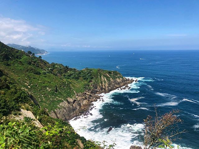 San Sebastian, Spain. A city full of AMAZING food and views of the sea. #EasyGoTraveler #LearnToWander #LearnRedeemWander