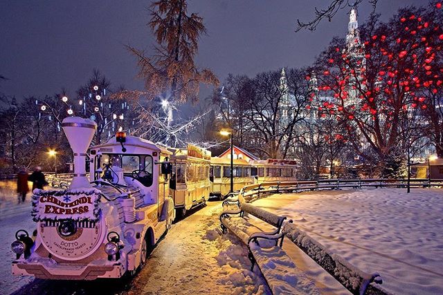 Merry Christmas from Easy Go Traveler! Where did your travels take you this holiday season? #EasyGoTraveler #LearnToWander #Travel #Wander #Christmas #ChristmasMarkets #Snow #Vienna #Europe #holiday #traveller #destination #pointsandmiles