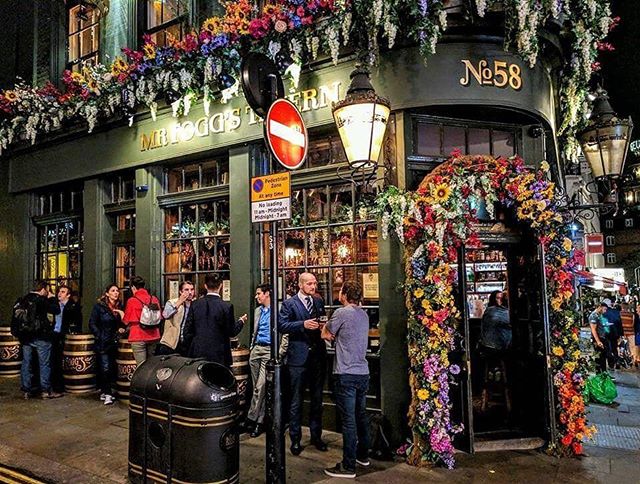 London is an amazing city to visit, even if it's just for a long layover! With an Easy Go Membership you will learn to travel the world in first class style, all compliments of points & miles. ⠀
#EasyGoTraveler #LearnToWander #London #Travel #Wander #Vacation #Trip #Bar #England #Destinations #Wander #Wanderlust #Traveller