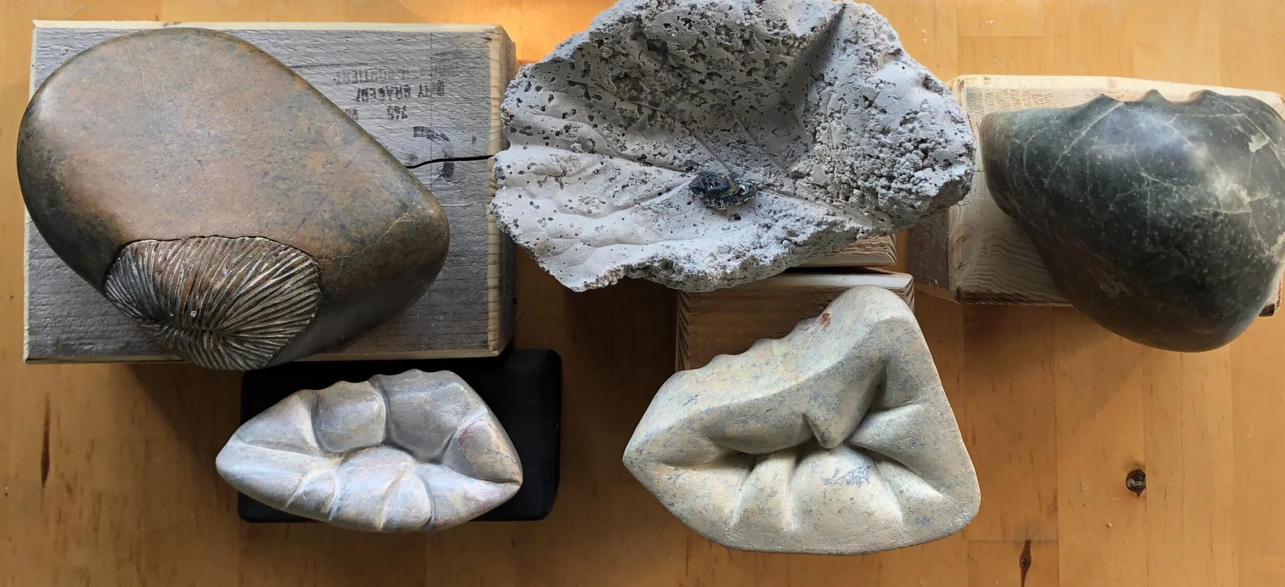  Brancusi - Cloud City - Handsteen Bol,   Handsteen Blad - Handsteen Uluru 