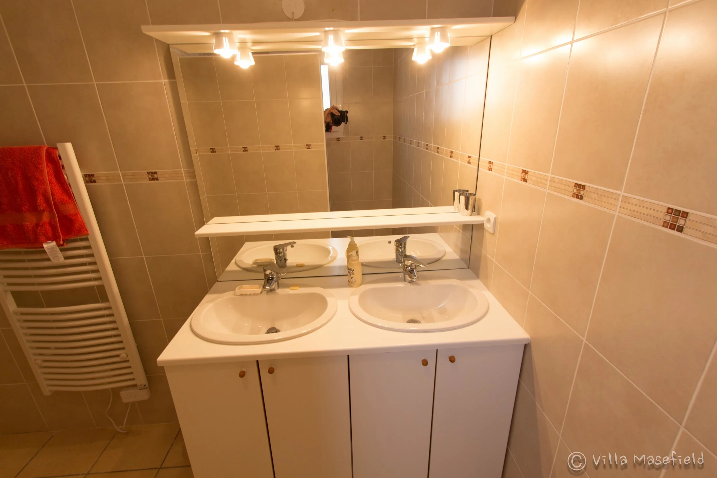 Villa Masefield Inside-18.jpg