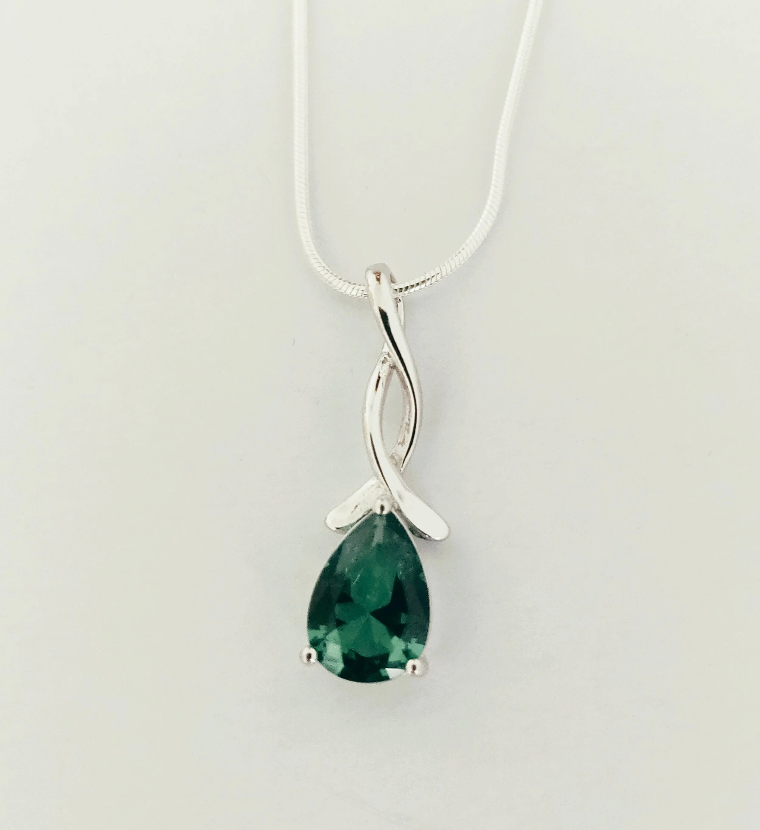 z ilver emerald pendant.jpg