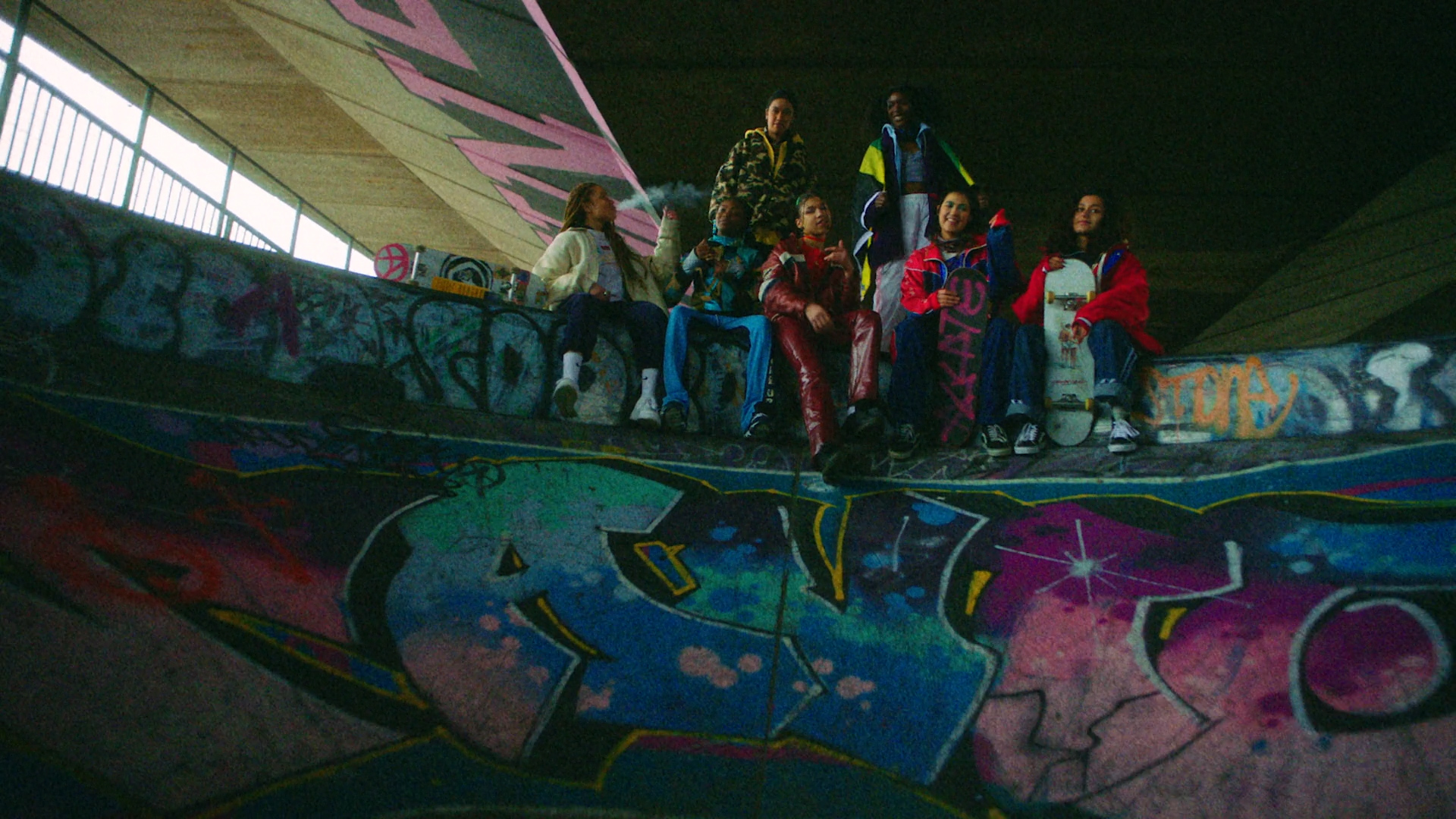 Lava La Rue - Letra WEB.mp4.00_00_03_14.Still040.jpg