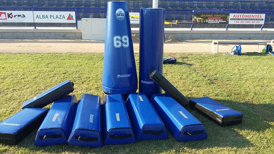 AMERICAN-FOOTBALL-FIELD-EQUIPMENT-EUROPE-SETBLUE