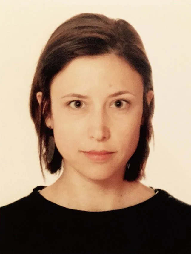 Sara Dolfi Agostini is a curator and a writer specialized in contemporary art and photography. She is an advisory member of the photography board of Triennale Museum in Milan (2017) and from 2014 to 2016 she was the co-curator of the public art project ArtLine Milano. She is a contributor of Sole 24 Ore (from 2008) and Klat Magazine (from 2013), co-writer of Collezionare Fotografia (Contrasto, 2010/14) and has published texts for Skira, Rorhof, Yard Press and Danilo Montanari Editore. Besides writing and curating, she is professor of contemporary photography at the Fondazione Fotografia Modena (2016), IAAD in Turin (2017). 