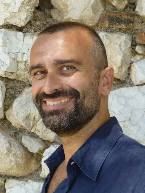 George Manginis is academic director of the Benaki Museum in Athens .He studied archaeology at the University of Athens and at SOAS / University of London, where he was awarded a PhD on the history of Mount Sinai. Since 2001 he has been teaching history of Byzantine art , Islamic art and Chinese art. He has participated in archaeological excavations in Greece, Cyprus and the Sinai. He has worked in the Hellenic Children’s Museum as collections manager and director of resource centre, in the Greek Orthodox Cathedral of Saint Sophia, London as archivist and curator, in the Archaeological Museum of Ioannina as exhibition text supervisor and in various United Kingdom museums as development consultant. In 2013 he was a Stanley J. Seeger Fellow at Princeton University. He has published scholarly articles on Cypriot prehistory, Islamic art and architecture, Sinai studies, Chinese ceramics, and the Greek and Armenian diasporas. In 2016 he published two books: Mount Sinai: A History of Travellers and Pilgrims and China Rediscovered: The Benaki Museum Collection of Chinese Ceramics.