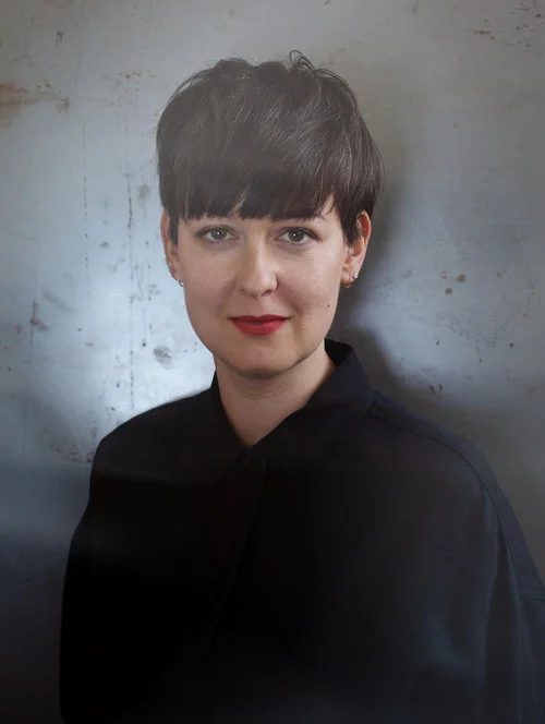 Nadine Wietlisbach is the director of Fotomuseum Winterthur since January 2018. She devises exhibitions, publications and other discursive formats in the fields of contemporary photography and art. From 2015 till 2017 she was the Director of Photoforum Pasquart Biel/Bienne, following her post as a curator at the Nidwaldner Museum in Stans, where she was responsible for all contemporary art exhibitions and publications, as well as presentations of the museum’s collection from 2012 till 2015. In 2015, she won the Swiss Art Award 2015 (critique, publication, exhibition section) and was curator in residence at the Museum of Contemporary Photography in Chicago. She also founded the independent art space Sic! Raum für Kunst in Lucerne in 2007. Besides her interest in the diversity of photographic media, she is particularly interested in the rapidly expanding nature of photographic technology and its discourse. Portrait : © Anne Morgenstern