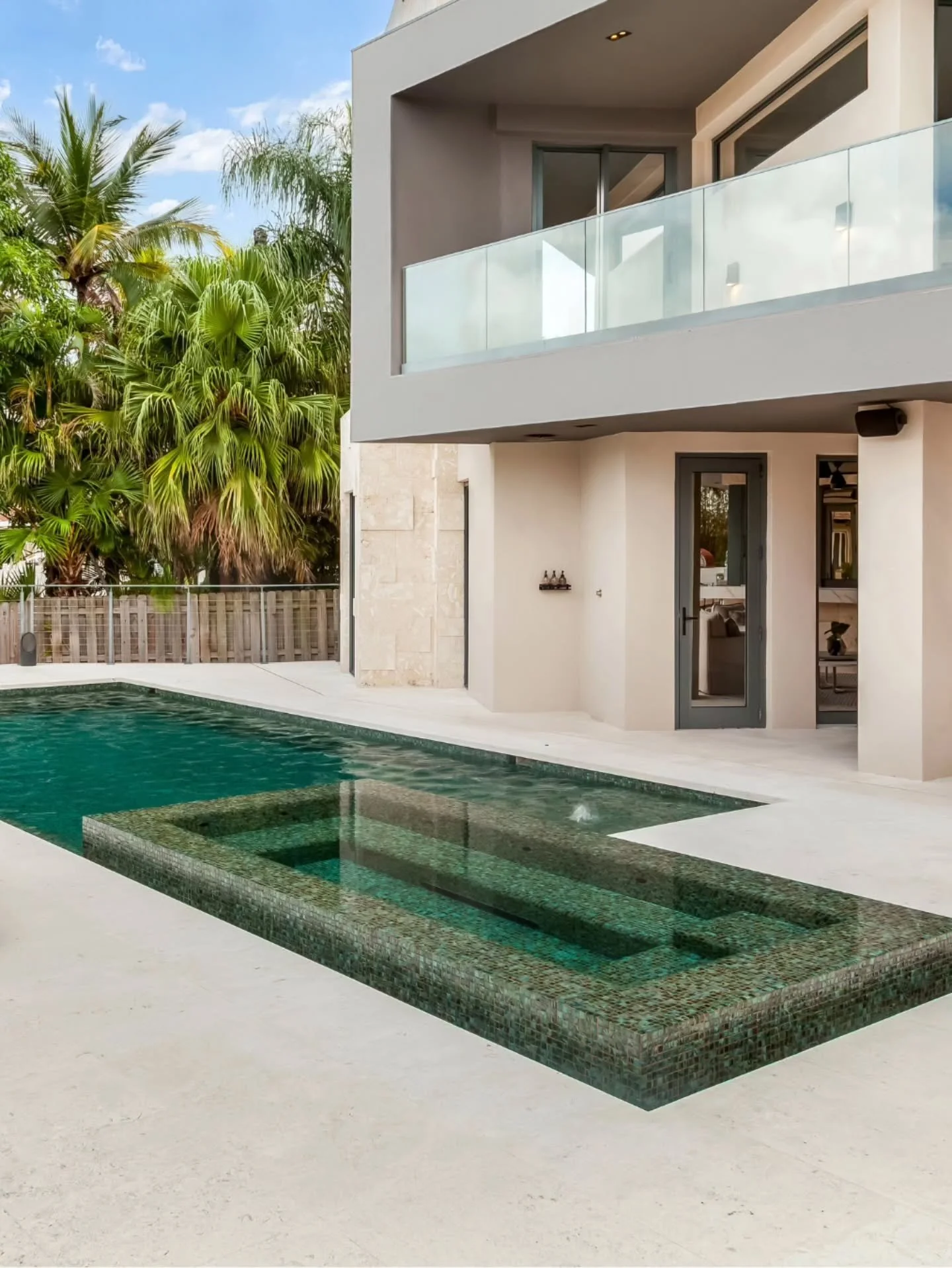 Friday prepares us to slow down, recharge, and unwind. We plan to do just that poolside this weekend! 💦

At the Shores Residence, the pool was beautifully executed by @mosaicist Inspired by the cenotes of Mexico, this multicolored mosaic-tiled pool 