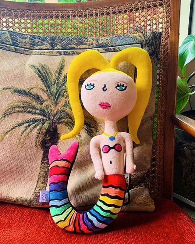 Olha s&oacute; quem apareceu para tomar um ch&aacute; comigo! ✨🌈✨
.
.

#desenhodecrian&ccedil;a #desenhoinfantil #presentescriativos #kidsdrawing
#greatgifts #creativity #kidsdecor #toy #designinspiration #inspiration #trend #style
#handmadetoy #cri