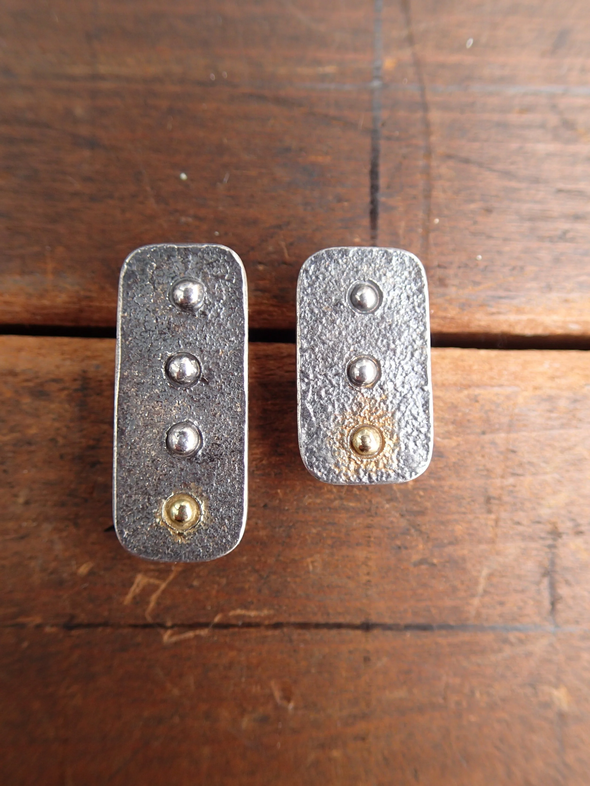 Asymmetric Artifact posts 2.JPG