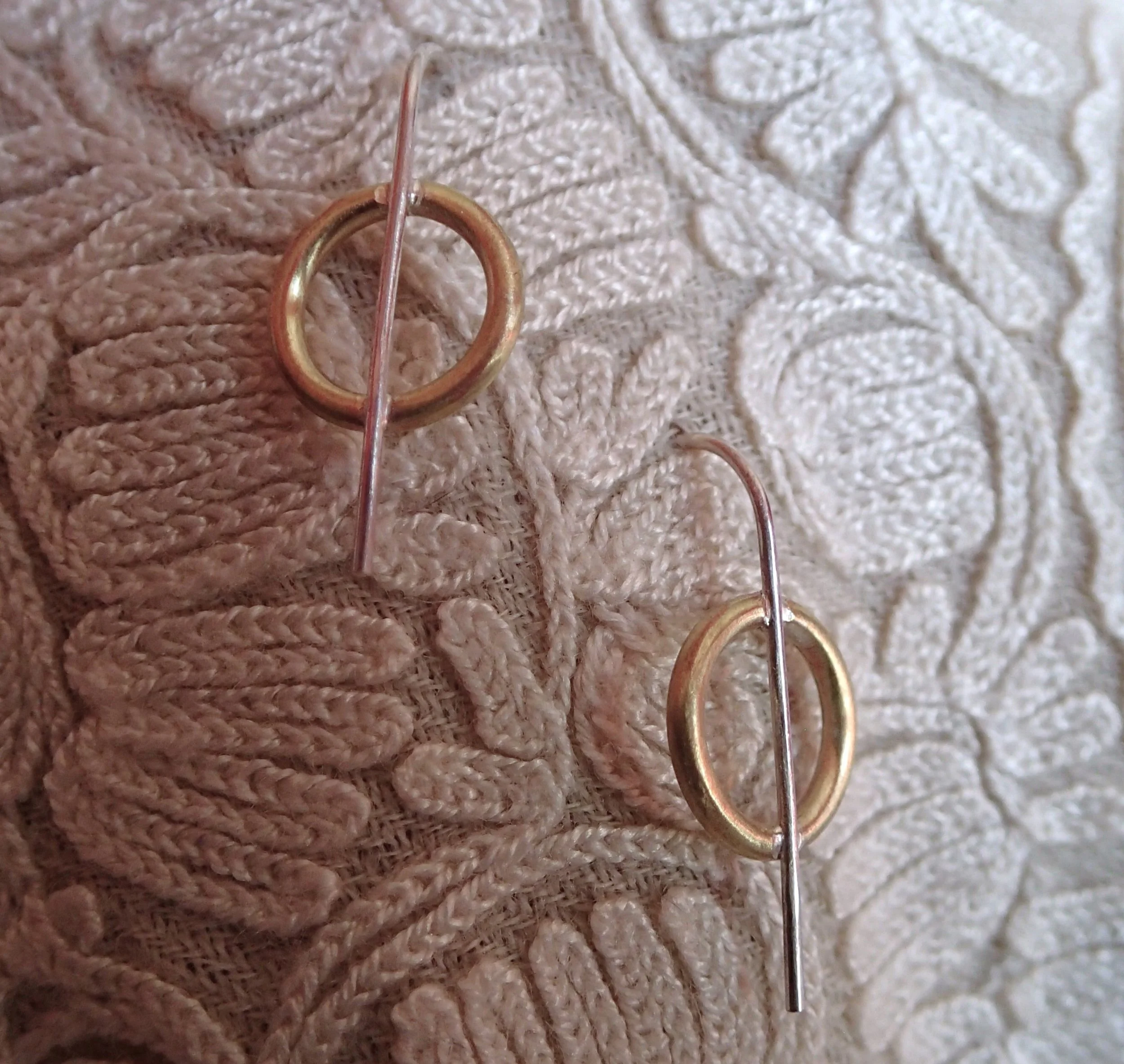 Cat eye earrings 1.JPG