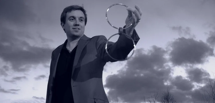 Ninja Plus linking ring routine created by Matthew Garrett