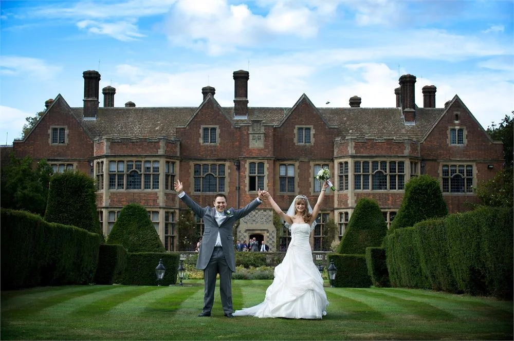 Matthew Garrett performing wedding magic at Putteridge Bury in Luton
