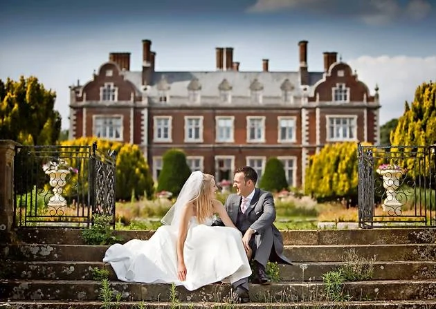 Lynford Hall , Thetford Magician