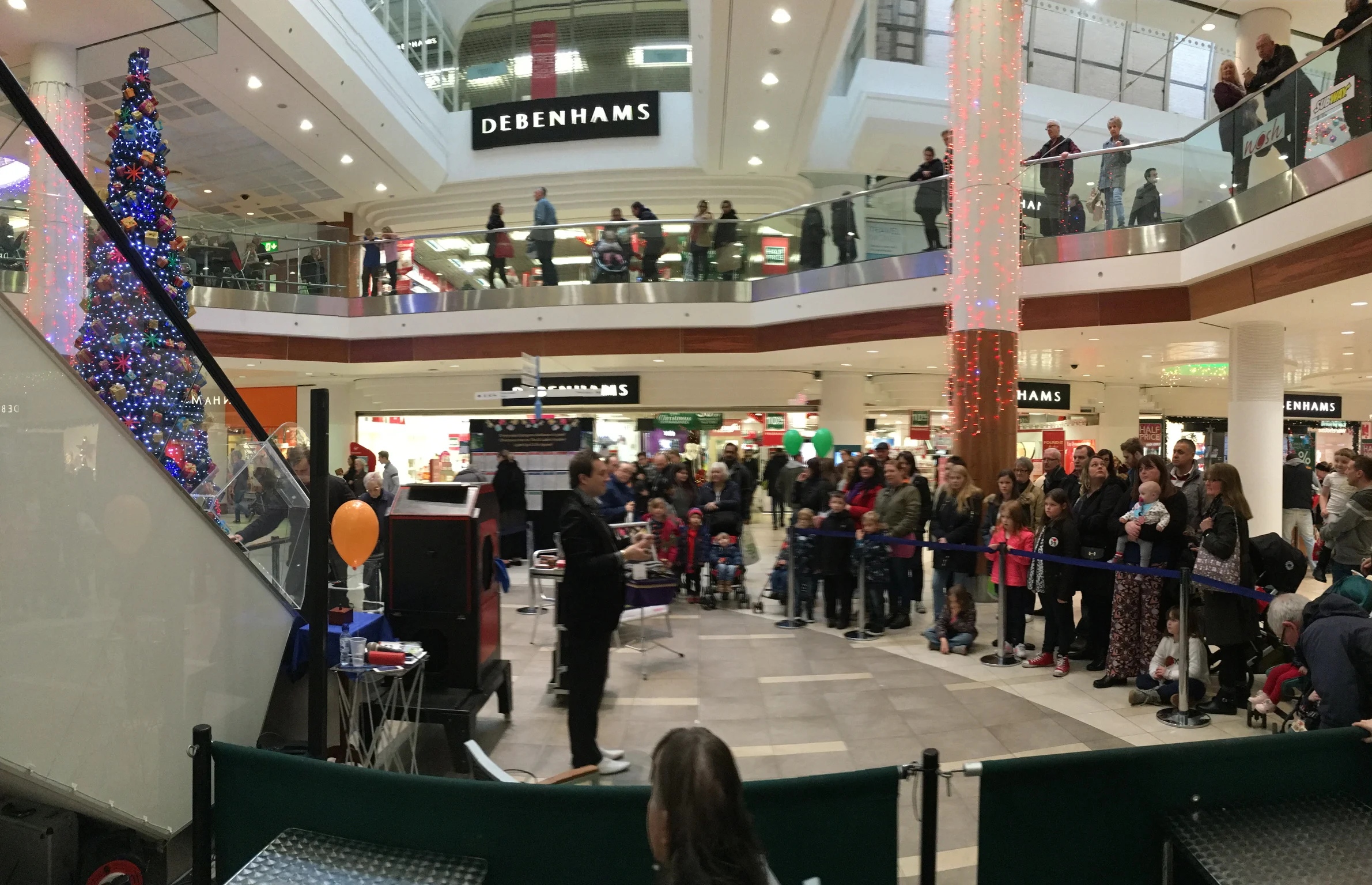 Attracting a crowd - Magician in Basildon