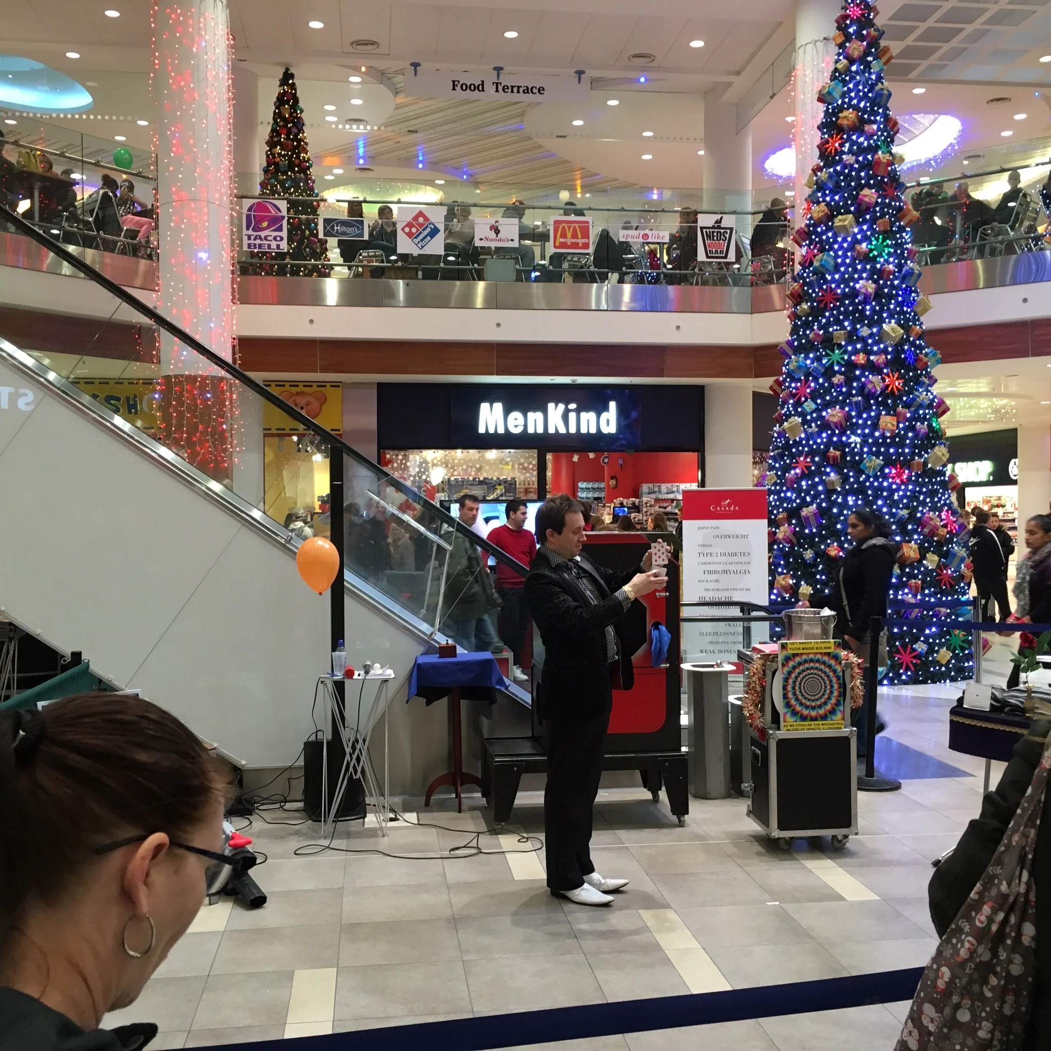 Eastgate Shopping Centre, Basildon Magician