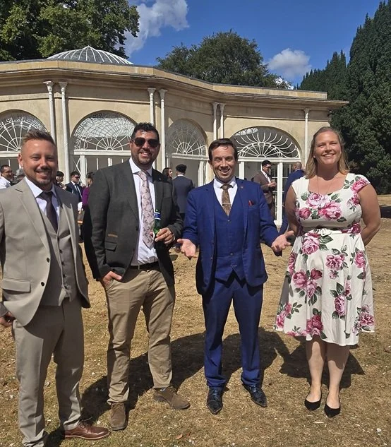 Wedding magician Matthew Garrett performing at Barton Hall in Kettering