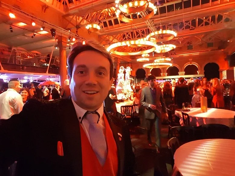 Matthew Garrett corporate magician performing at Old Billingsgate London