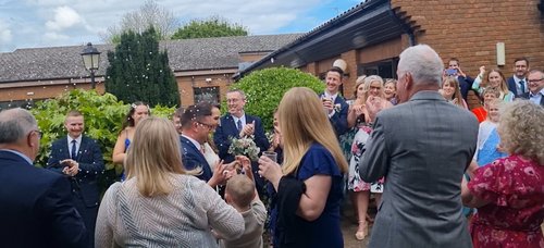 Oxford wedding magician entertaining guests