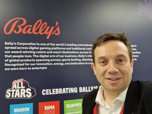 Matthew Garrett magician performing corporate entertainment for Bally