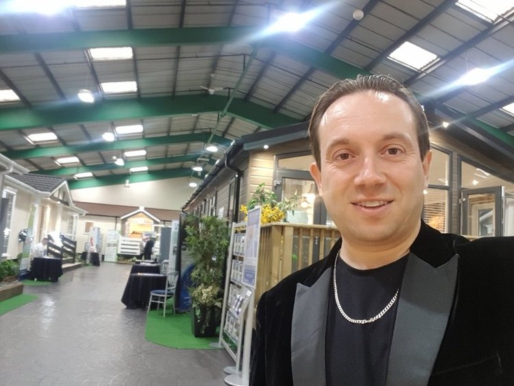 Corporate and trade show magician Matthew Garrett at Tingdene Homes Wellingborough