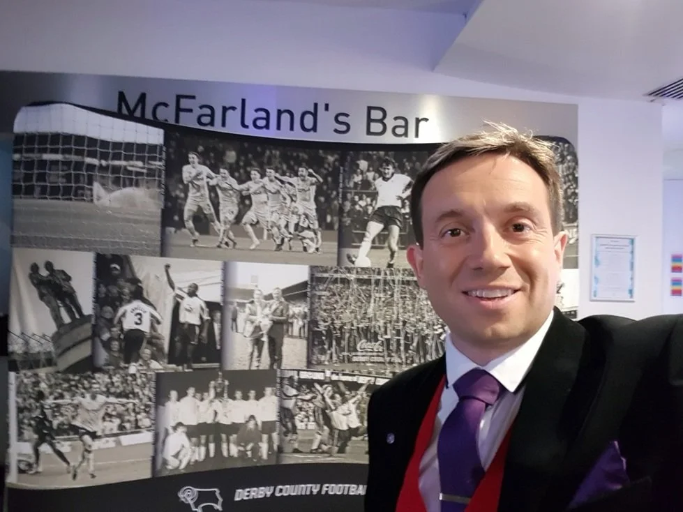 Matthew Garrett performing close-up magic at McFarland's Bar at Derby County Football Club