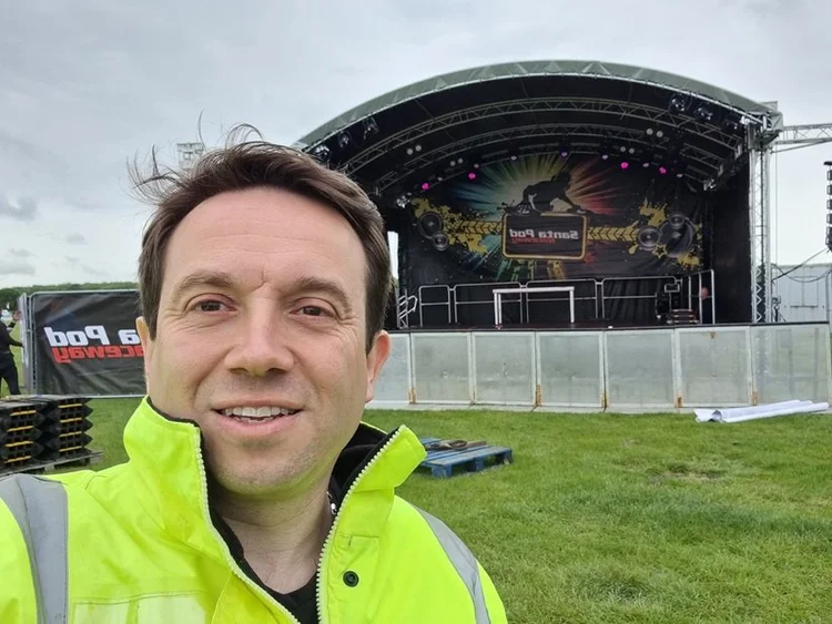 Matthew Garrett magician entertaining at Santa Pod Raceway near Wellingborough