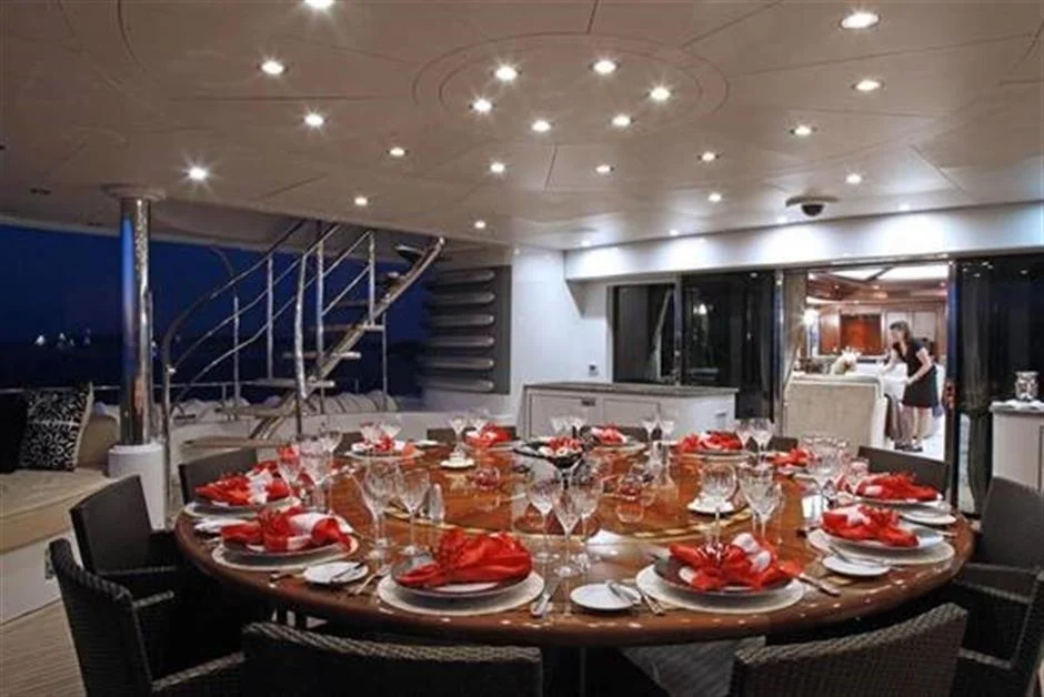 Nridgedeckdining.jpg