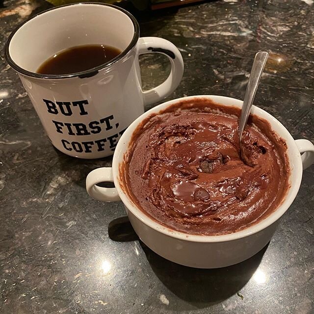 Last Thursday I made a breakfast banana mug cake and today is a chocolate fudge breakfast mug cake! I love how creative you can be with these. I need some blueberries so I can soon make a blueberry muffin mug cake- mmm and a corn bread one! All the i