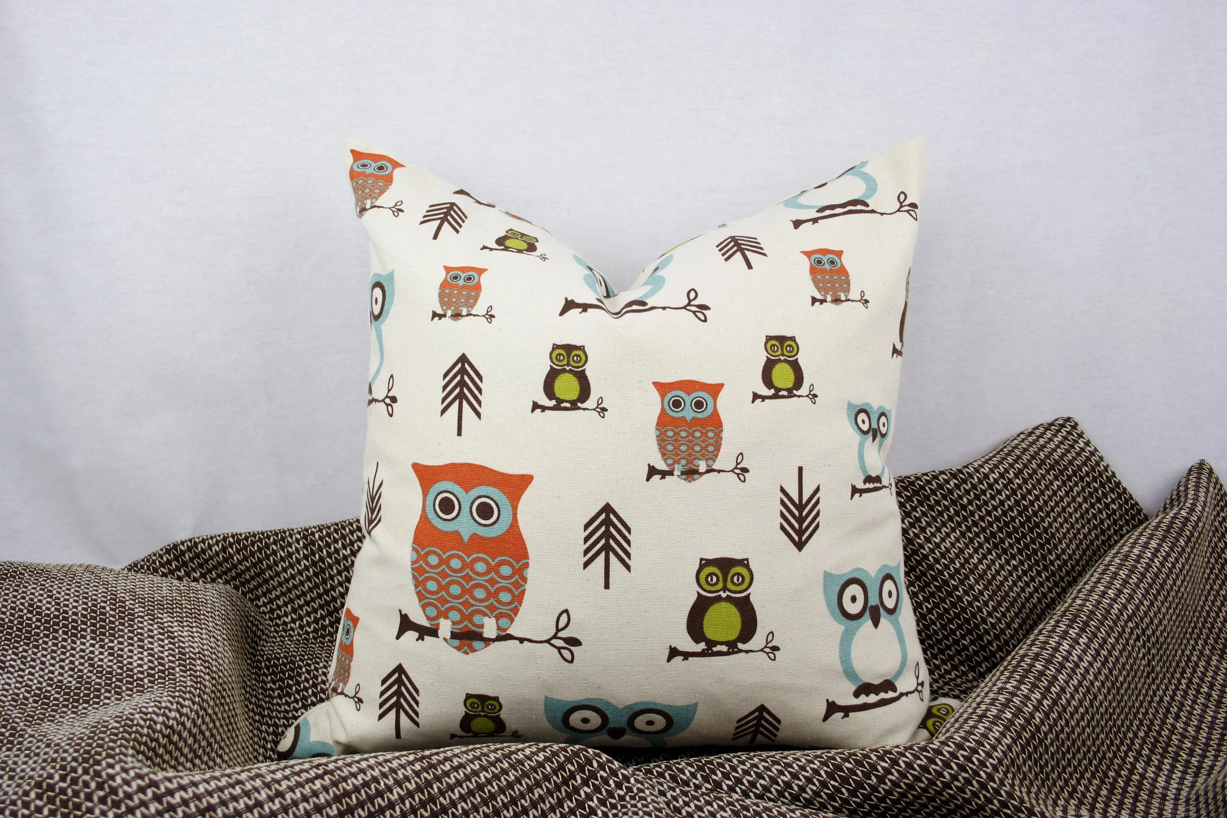 18 x 18 Inch Owl Handmade Pillow Cover