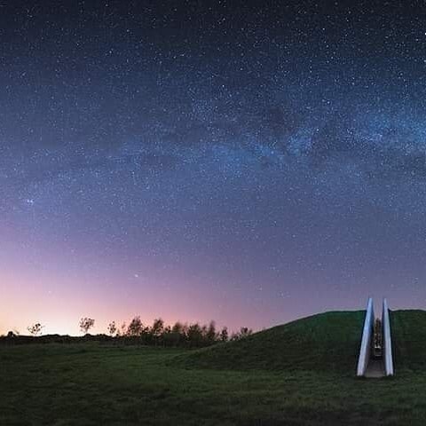 &quot;Tulach a&rsquo; tSolais faoi na réaltaí&quot; &copy; Brian McDonald | 2019

Location: Tulach a' tSolais Monument, Oulart Hill, Co. Wexford

Milky Way galaxy from North to South above the 1798 memorial designed by World renowned sculpture Mich