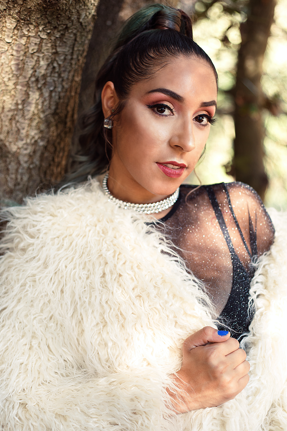 Brows: Anastasia Beverly Hills in Chocolate Pomade, Shadow: Morphe 35O Palette, Liner: ELF Liquid Liner, Contour: Crown Brush Palette, Highlight: Anastasia Beverly Hills in Sun Dipped, Lips: Glam Queen in #002, Lashes: Glam Queen Cosmetics, Blush: MAC Raizin, Nails: Nail Social in Blew Me Away.