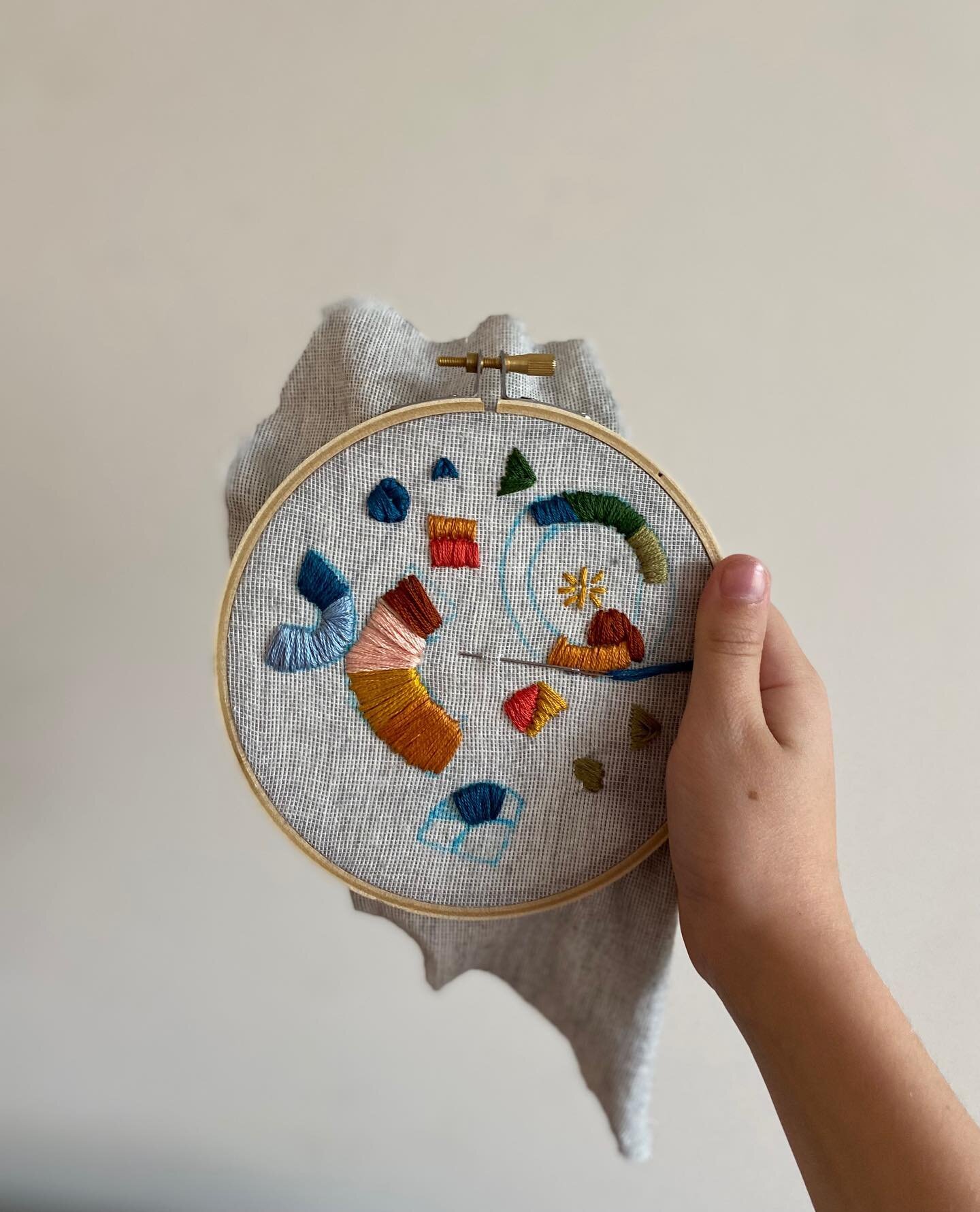 Sunday morning embroidery doodles 
Q: Spot the difference? 
⠀⠀⠀⠀⠀⠀⠀⠀⠀
A: My youngest snapped the first with her hand and then snapped my hand. We have matching freckles 😊️🤣
⠀⠀⠀⠀⠀⠀⠀⠀⠀
⠀⠀⠀⠀⠀⠀⠀⠀⠀
⠀⠀⠀⠀⠀⠀⠀⠀⠀
⠀⠀⠀⠀⠀⠀⠀⠀⠀
⠀⠀⠀⠀⠀⠀⠀⠀⠀
⠀⠀⠀⠀⠀⠀⠀⠀⠀
⠀⠀⠀⠀⠀⠀⠀⠀⠀
⠀⠀⠀⠀⠀