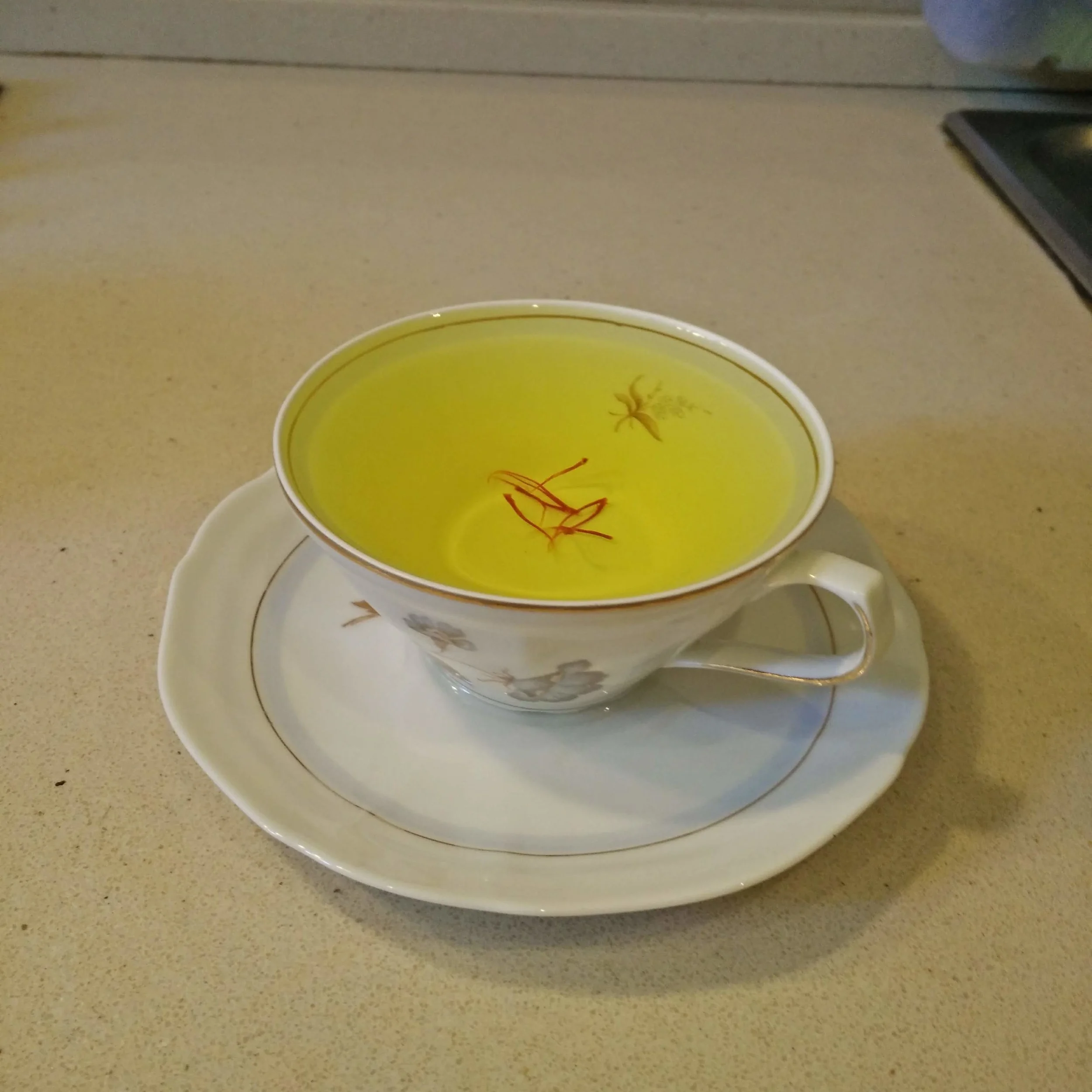 Receita Chá de Açafrão Prevenção da Degeneração da Mácula Ocular