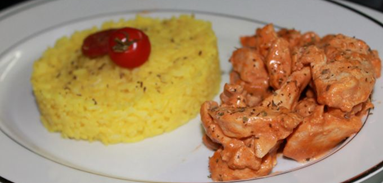 Strogonoff with saffron rice