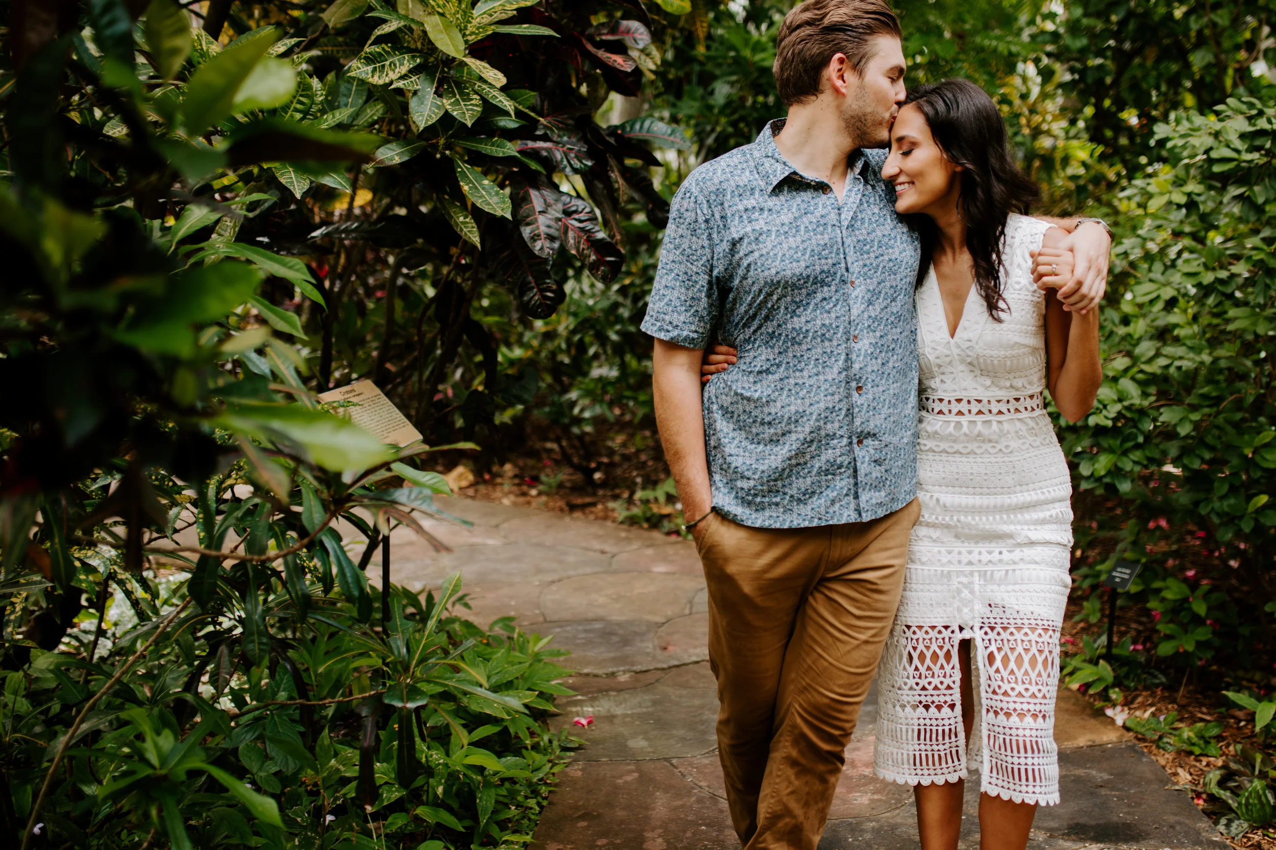 Sunken_Gardens-St_Pete-Allie_+_Eric-Engagement-Native_Expressions-211.jpg