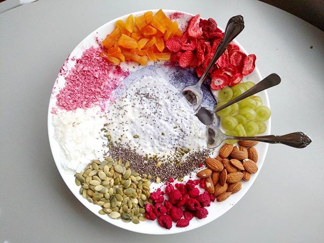 🌈C H I A ✨ P U D D I N G🌈 to share!  My kids love how colorful this is and my 4 year old helps me pick out and arrange the dried fruits and nuts.  And I love overnight #chiapudding because something to eat is already waiting for us when we wake up 