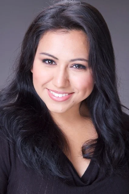 Jeanette Luna Headshot.jpeg