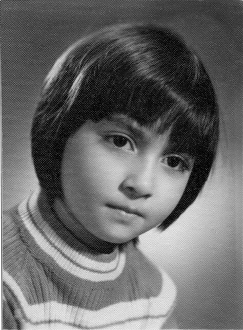 Հահա, էս ի՜նչ խելոք մուկիկի տեսք ունի էստեղ: Չխաբնվես, սիրելի ընթերցող: Սա պաշտոնական նկար ա, չգիտեմ էլ, թե ոնց ա ձեռքս ընկել։