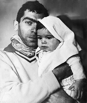 Էս նկարում, ըստ ընտանեկան առասպելների, երկուսս էլ հիվանդ ենք: