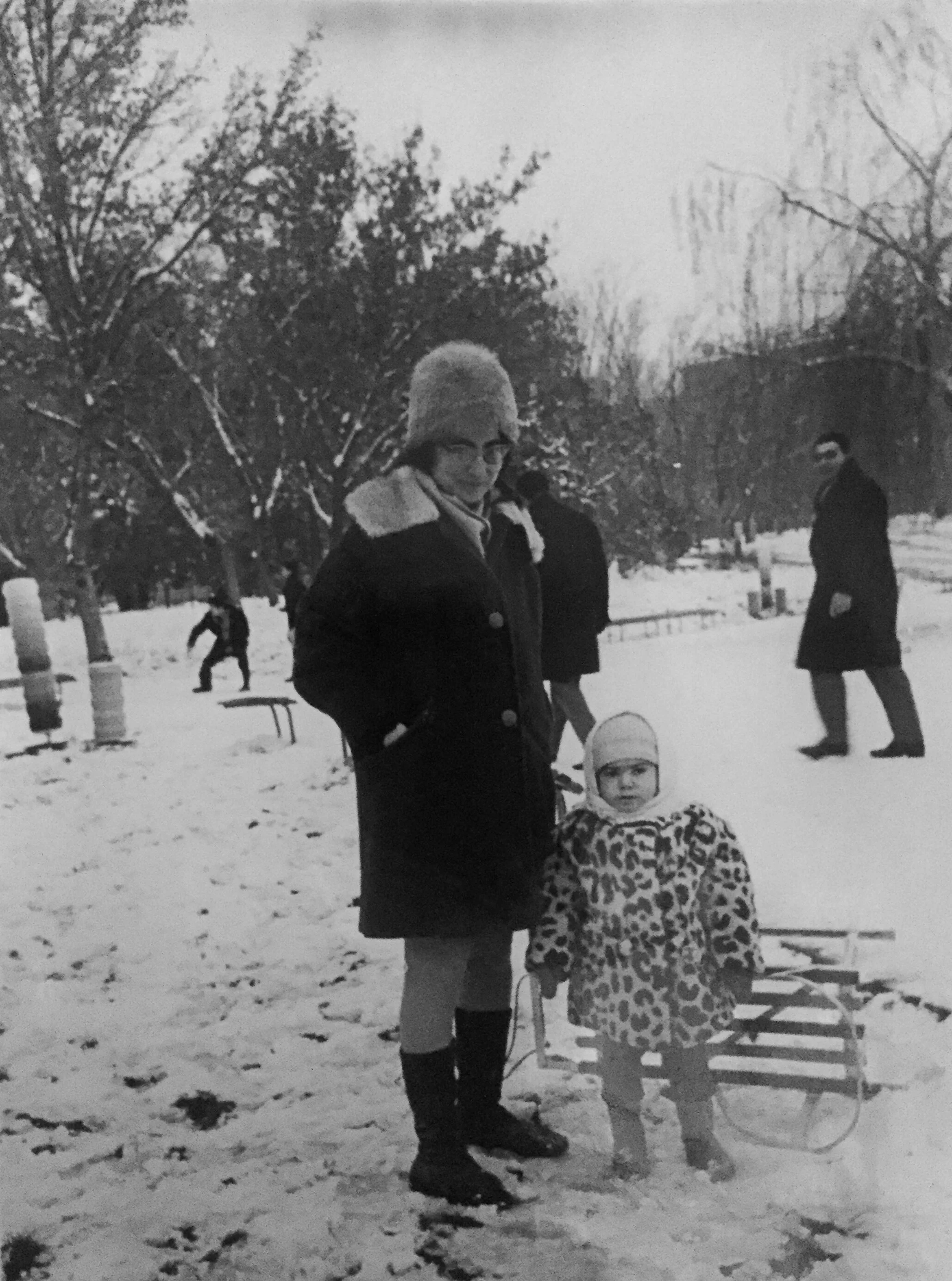 Հագուկապիս հեղինակը, հաստատ, տատս ա եղել: Հանկարծ երեխան չմրսի… Որ չմրսելու համար մարդ պիտի շարժվել կարողանա, դա տատիկին անհեթեթություն էր թվում, երևի։