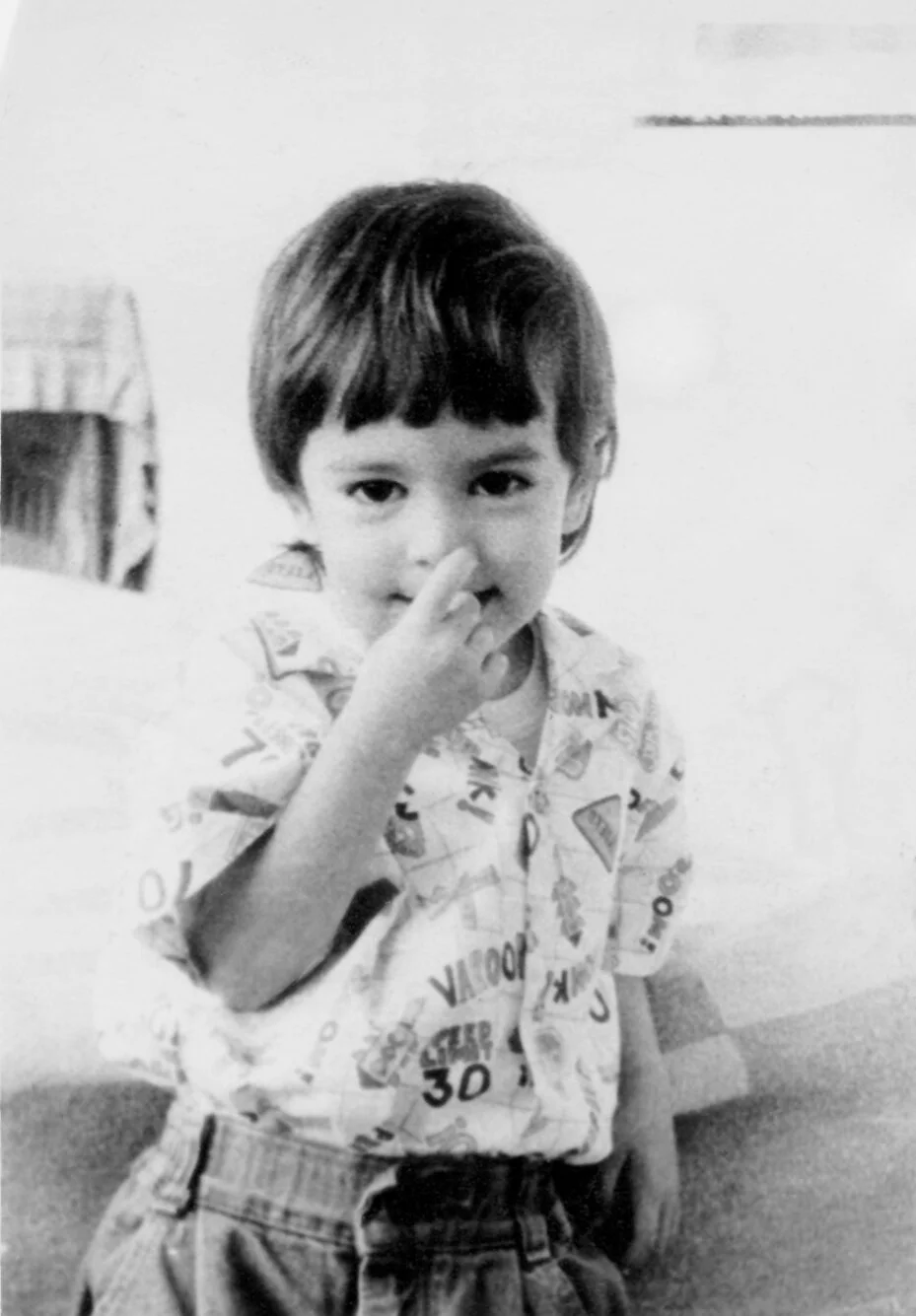 Մոտվորապես էս տարիքում էր, պուճուրը։ Դե Վաղինակն, ինչպես երևի, արդեն կռահեցիր, իմ սիրելի ընթերցող, իմ տղան ա։ Իսկ թե որտեղ էր Վաղինակը, երբ ես էի պուճուր, էդ մեկը ո՛չ ես գիտեմ, ո՛չ էլ դու։