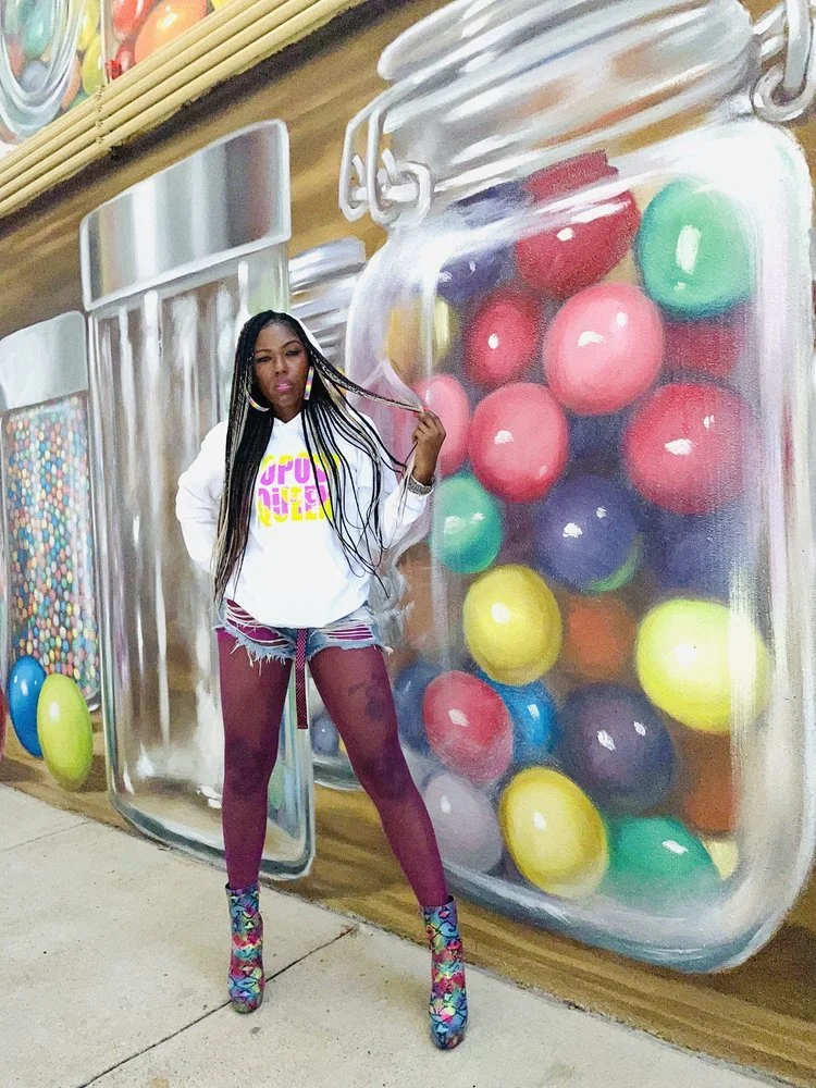 white popout queen 2.jpeg