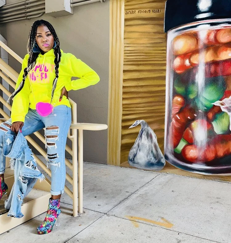 Lime Pink Popout Queen.jpeg