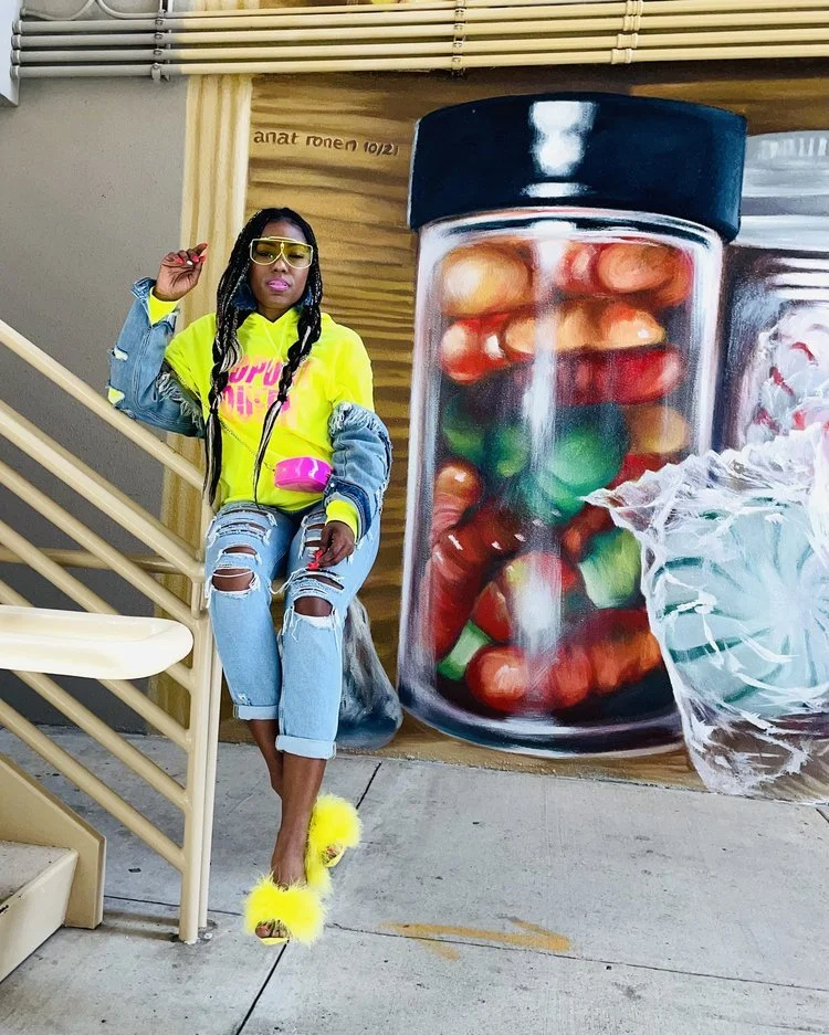 Lime Pink Pop Out Queen 2.jpeg